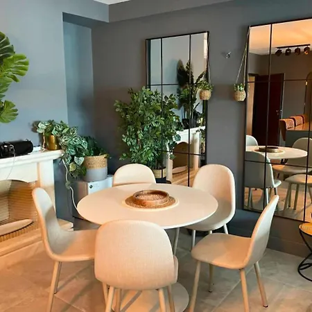 Sunset Surf Twin Private Lockable With A Private Bathroom For Your Own Use And Shared Kitchen And Living Penzion