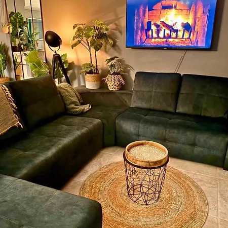 Sunset Surf Twin Private Lockable With A Private Bathroom For Your Own Use And Shared Kitchen And Living Penzion *