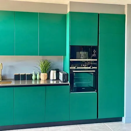 Sunset Surf Twin Private Lockable With A Private Bathroom For Your Own Use And Shared Kitchen And Living * Almada