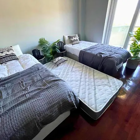 Sunset Surf Twin Private Lockable With A Private Bathroom For Your Own Use And Shared Kitchen And Living Almada