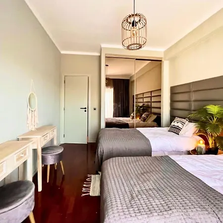 Sunset Surf Twin Private Lockable With A Private Bathroom For Your Own Use And Shared Kitchen And Living * Almada