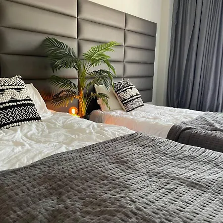 Sunset Surf Twin Private Lockable With A Private Bathroom For Your Own Use And Shared Kitchen And Living *